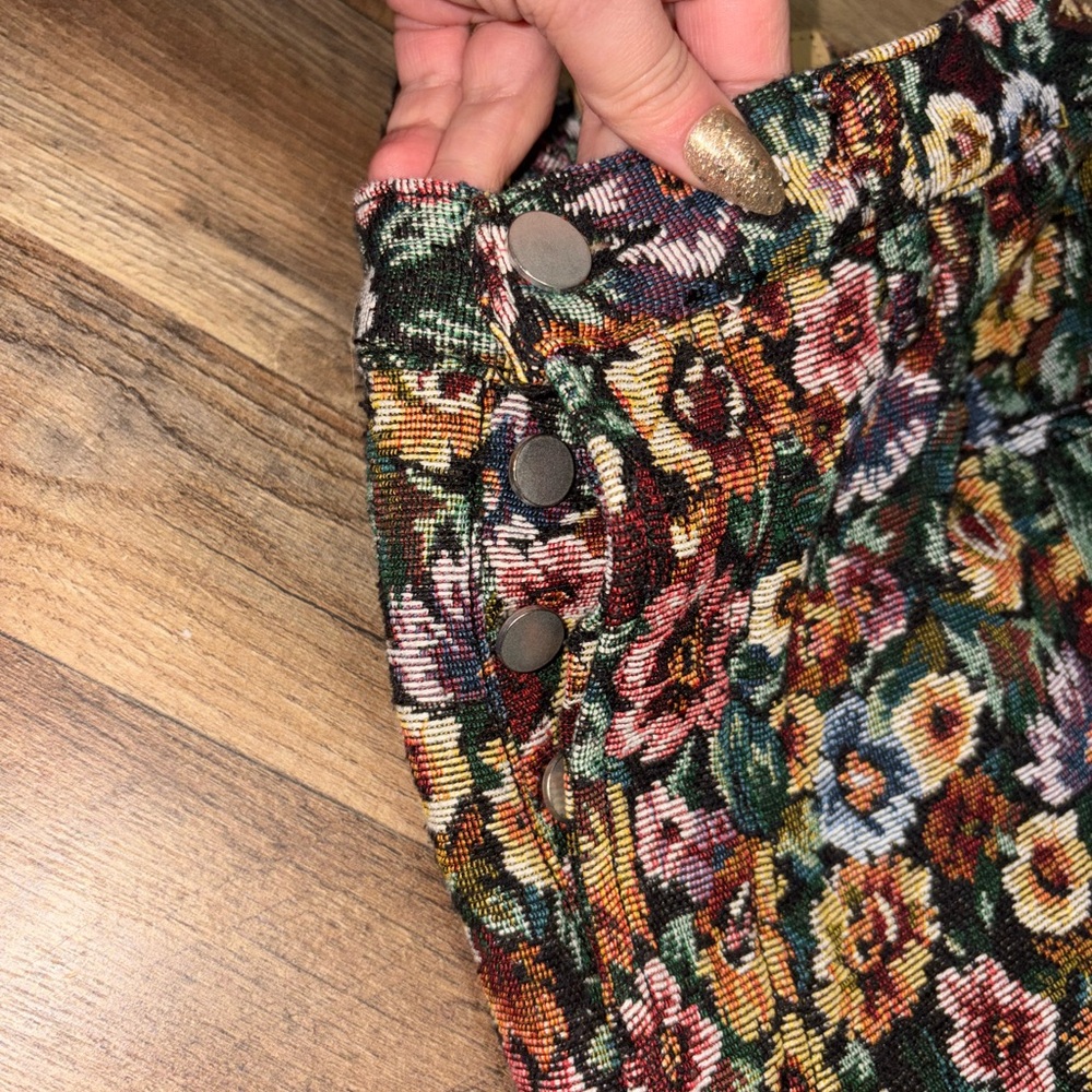 MNML Floral Tapestry Wide-Leg Pants – Size 33 | Statement Streetwear - Picture 9 of 10